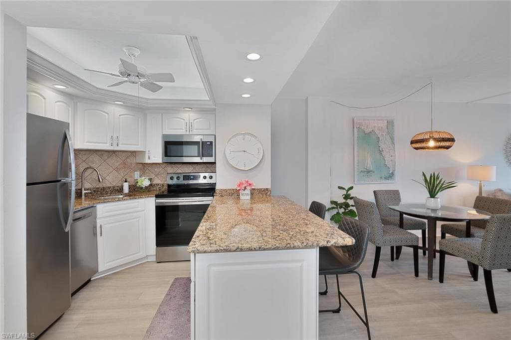 1 Bluebill Ave 401, Naples, FL 34108-3