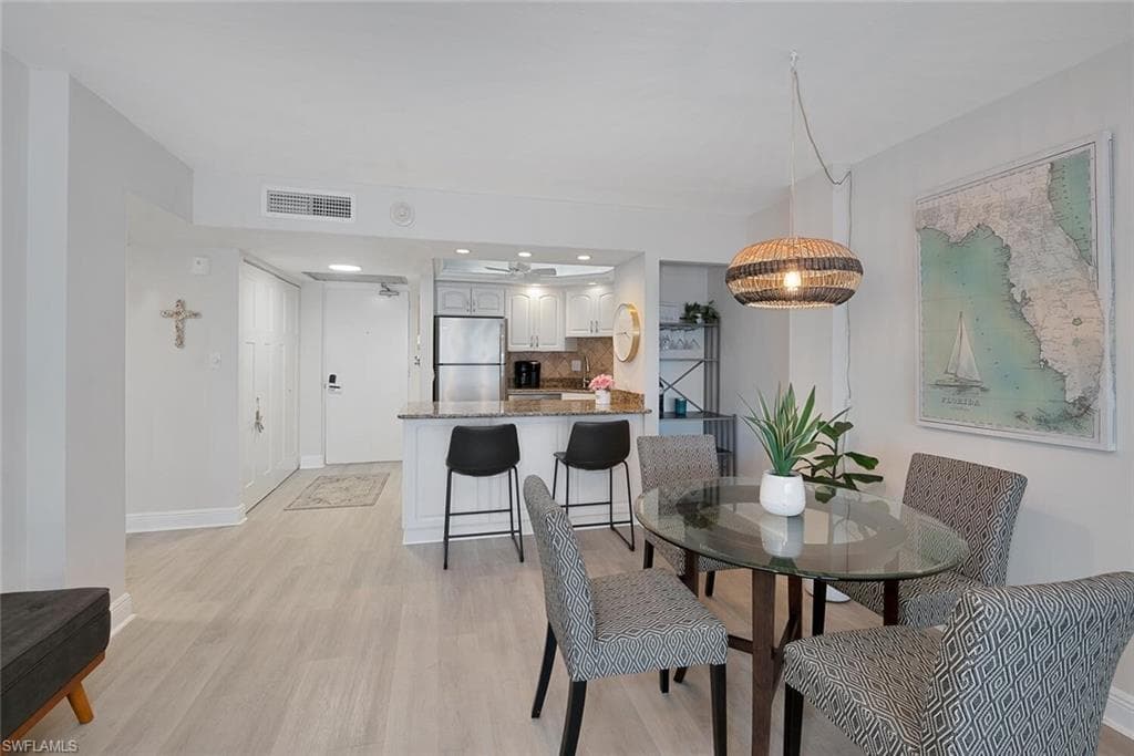 1 Bluebill Ave 401, Naples, FL 34108-6