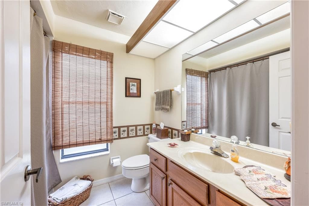 478 Countryside Dr, Naples, FL 34104-4