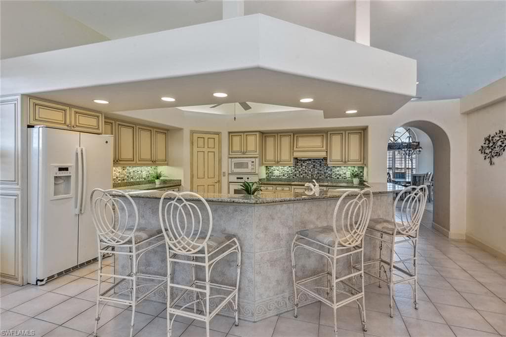 800 Arcadia Ct, Marco Island, FL 34145-12