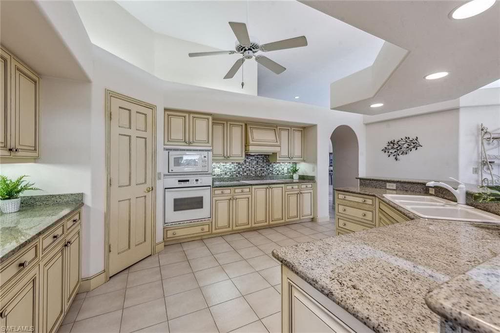 800 Arcadia Ct, Marco Island, FL 34145-15