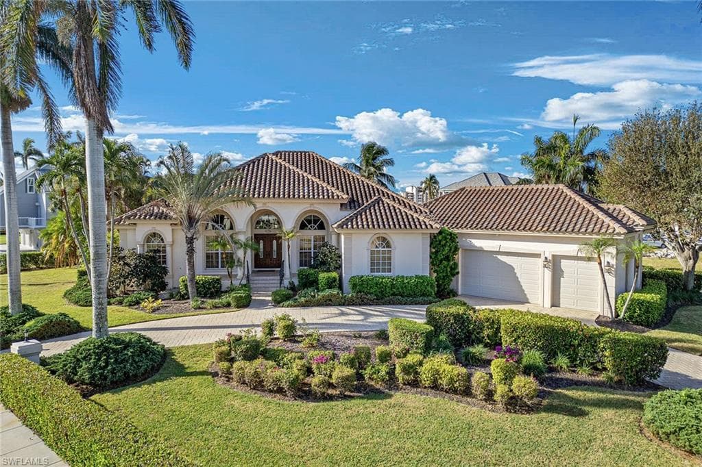 800 Arcadia Ct, Marco Island, FL 34145-5