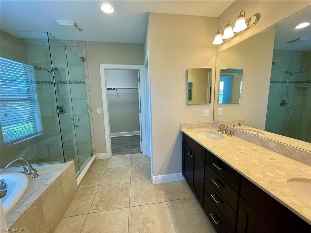 1351 Kendari Ter, Naples, FL 34113-9