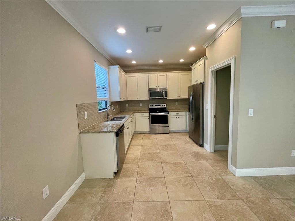 1351 Kendari Ter, Naples, FL 34113-7