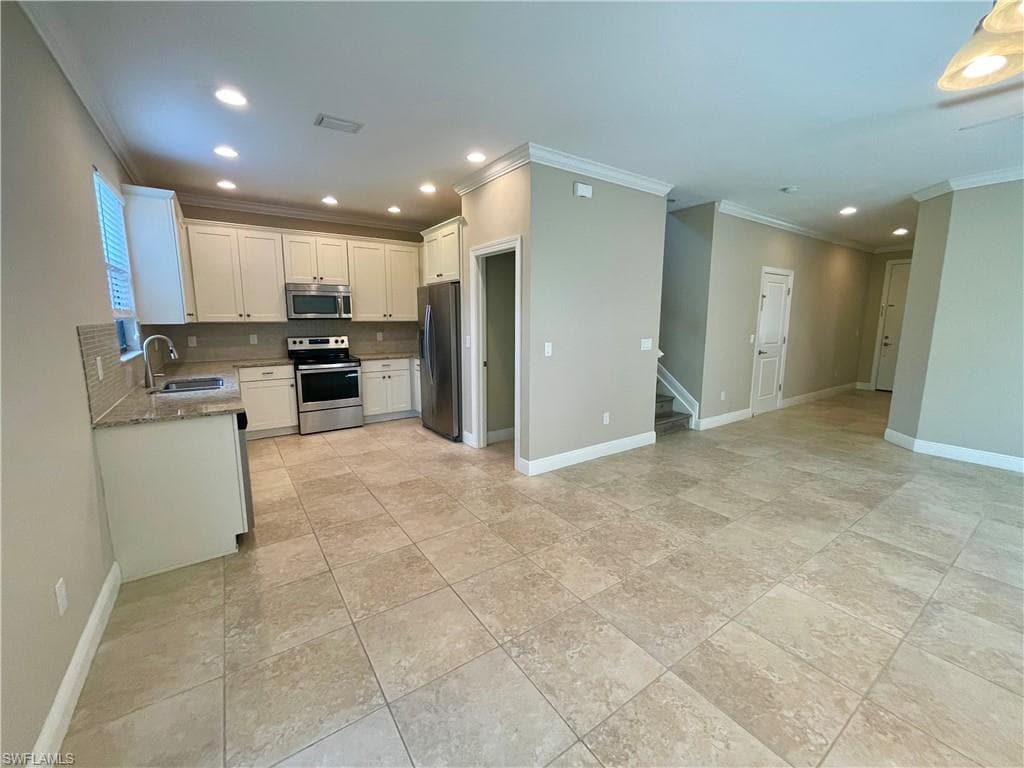 1351 Kendari Ter, Naples, FL 34113-8