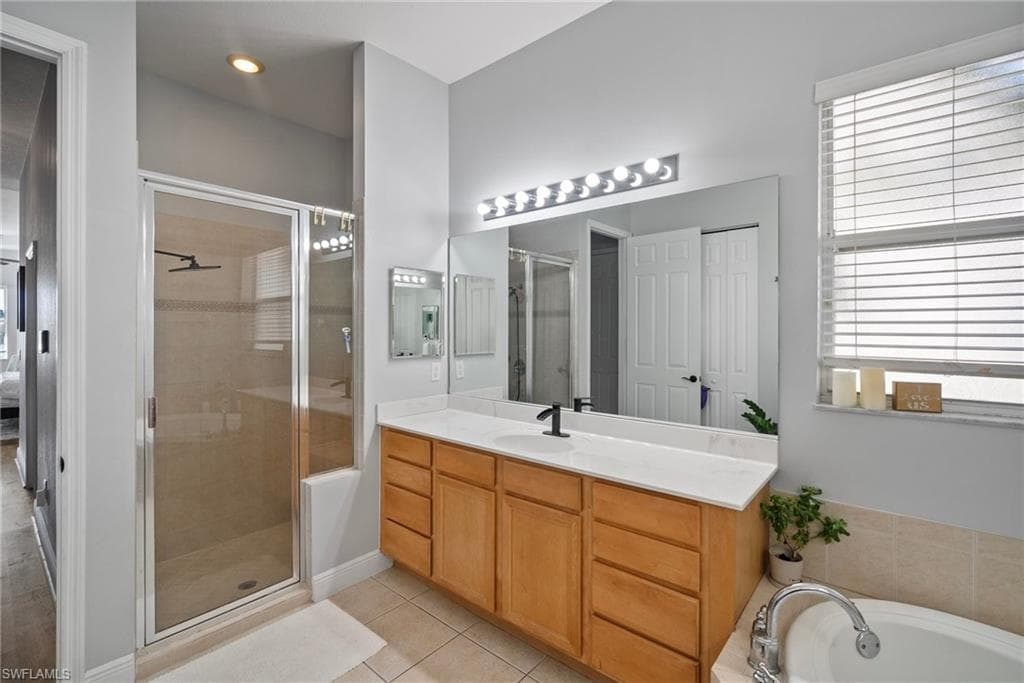 2007 Jacklin Ct, Naples, FL 34120-19