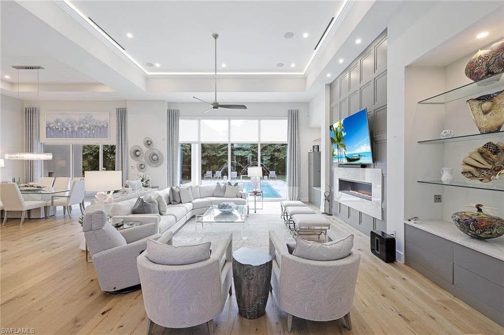 720 Orchid Dr, Naples, FL 34102-9