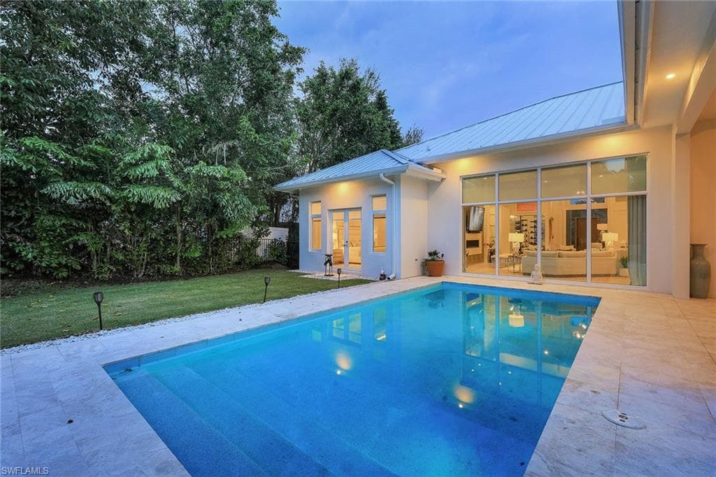 720 Orchid Dr, Naples, FL 34102-36