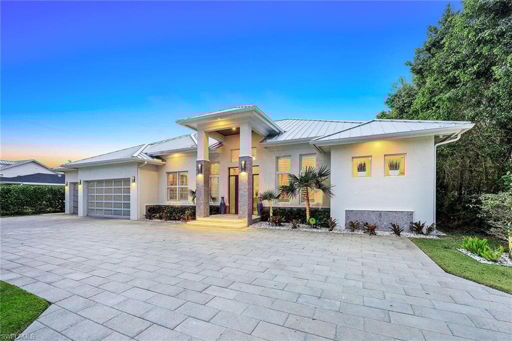 720 Orchid Dr, Naples, FL 34102-3