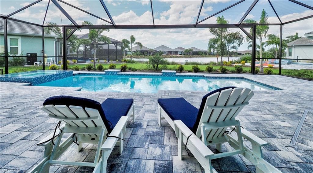 6399 Warwick Ave, Naples, FL 34113-14
