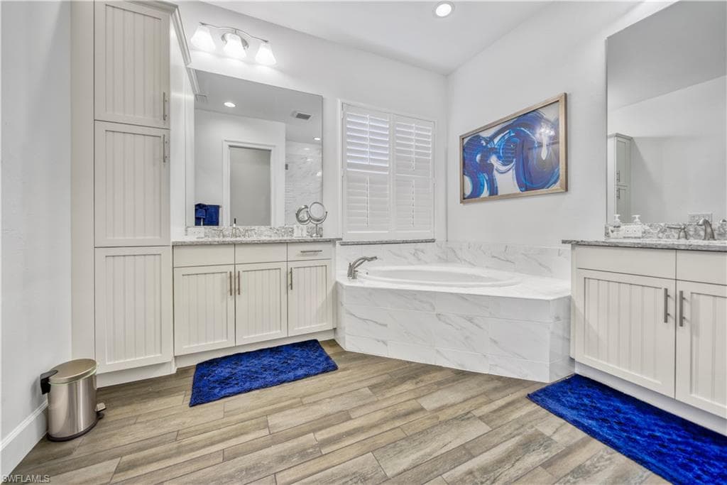 6399 Warwick Ave, Naples, FL 34113-21