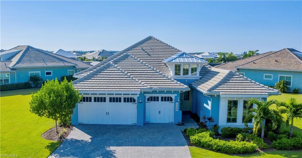 6399 Warwick Ave, Naples, FL 34113-2