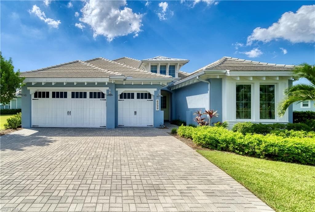 6399 Warwick Ave, Naples, FL 34113-3