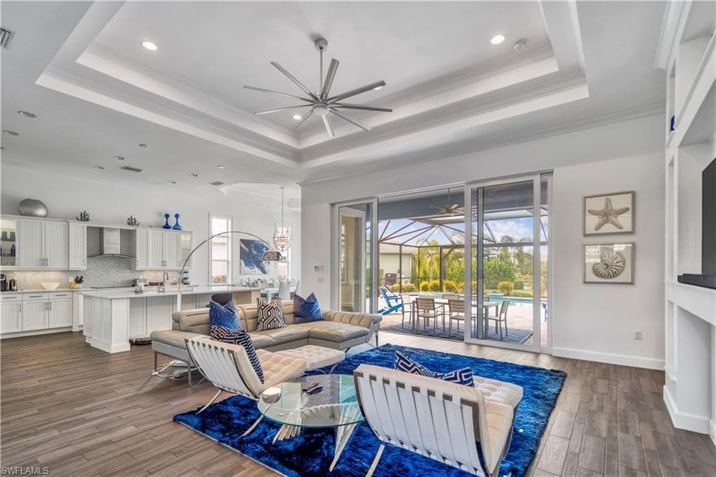 6399 Warwick Ave, Naples, FL 34113-6