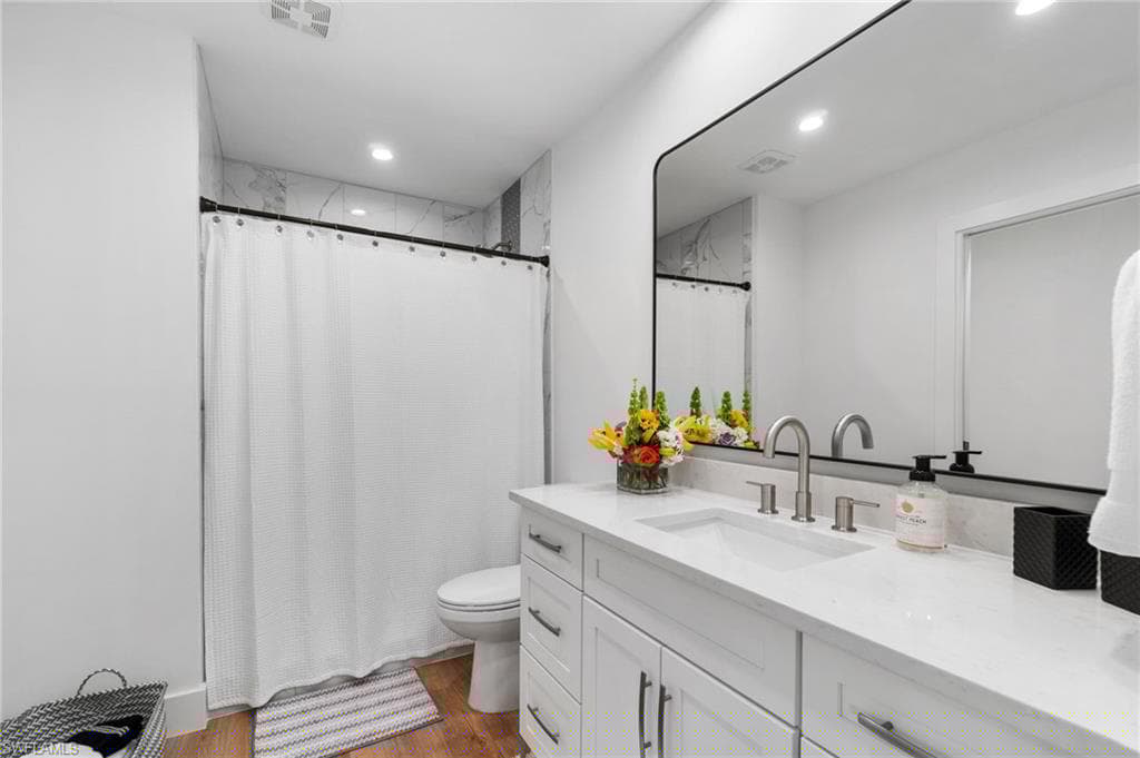 5697 Rattlesnake Hammock Rd 202c, Naples, FL 34113-17
