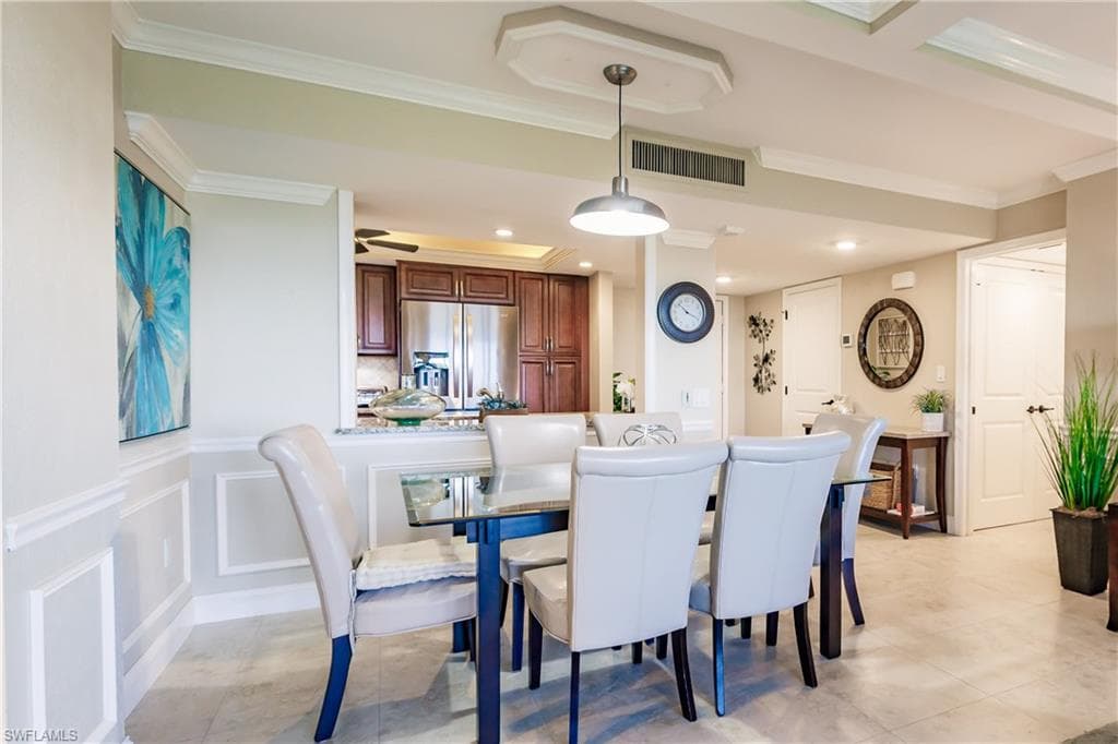 17 Bluebill Ave 1005, Naples, FL 34108-14