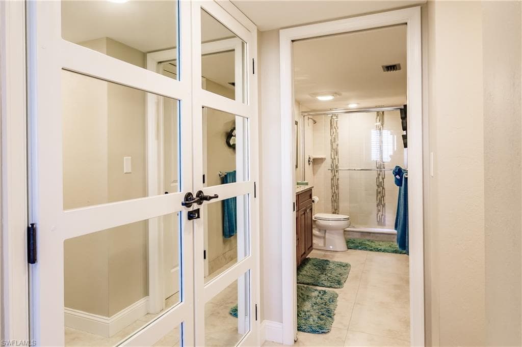 17 Bluebill Ave 1005, Naples, FL 34108-21