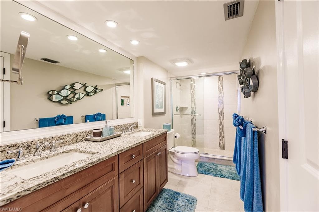 17 Bluebill Ave 1005, Naples, FL 34108-22
