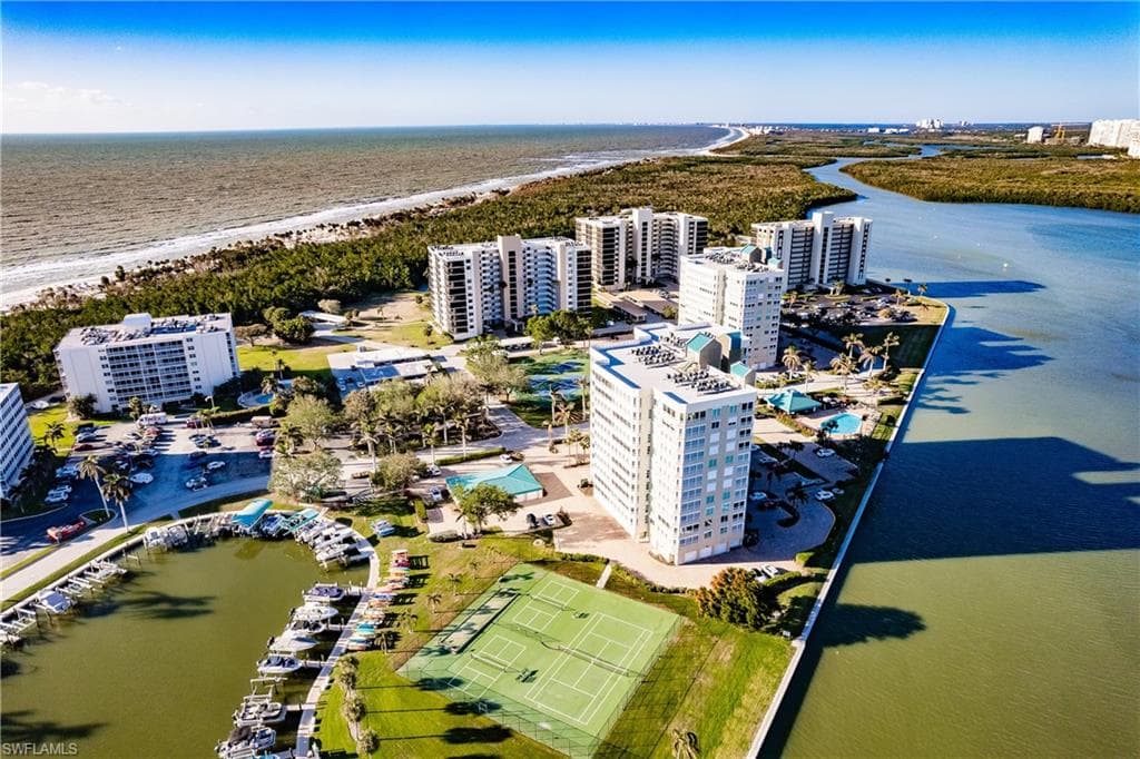 17 Bluebill Ave 1005, Naples, FL 34108-33