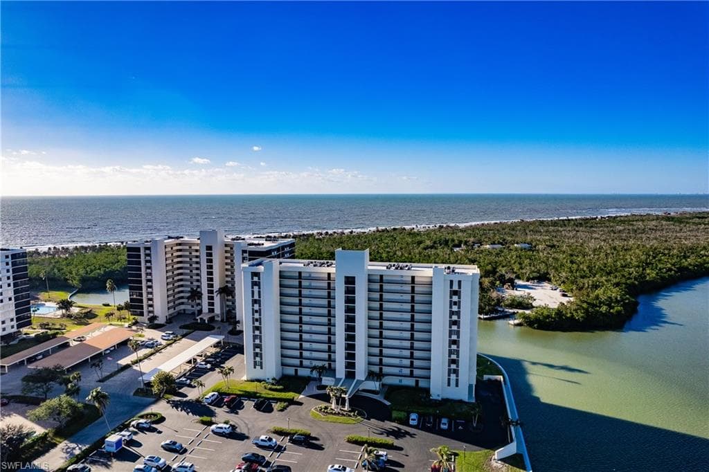 17 Bluebill Ave 1005, Naples, FL 34108-5