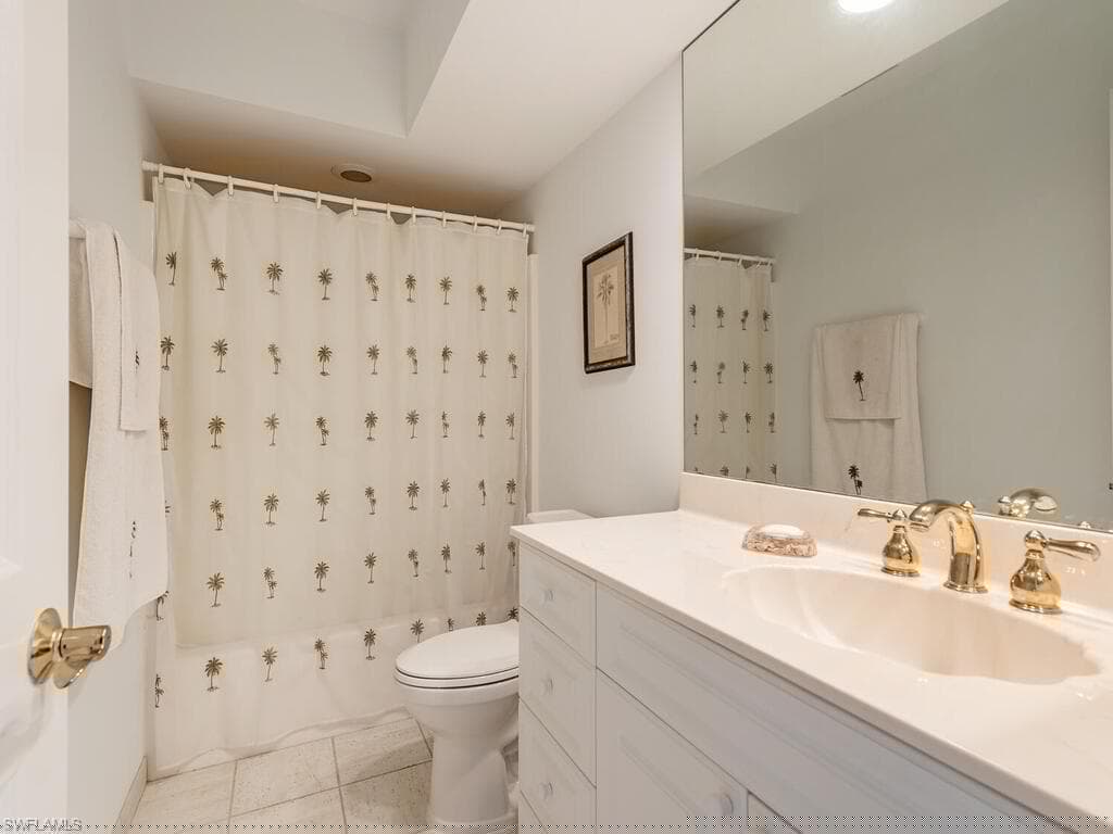 1020 6th St S 1020, Naples, FL 34102-11