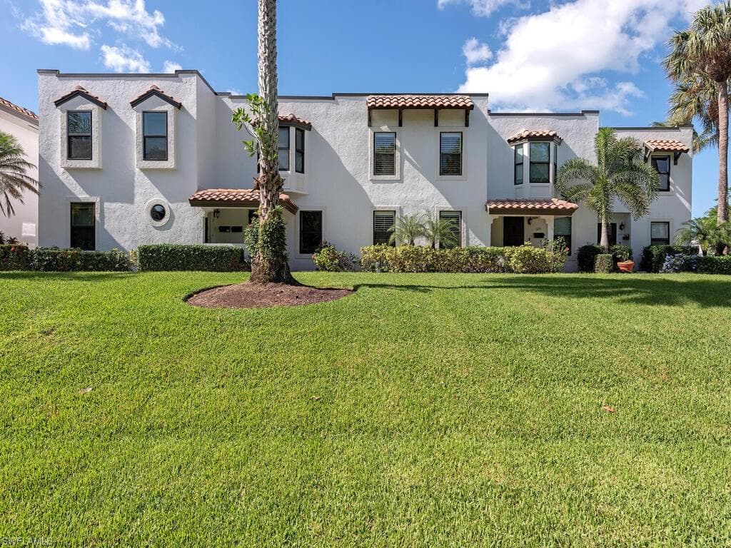 1020 6th St S 1020, Naples, FL 34102-12