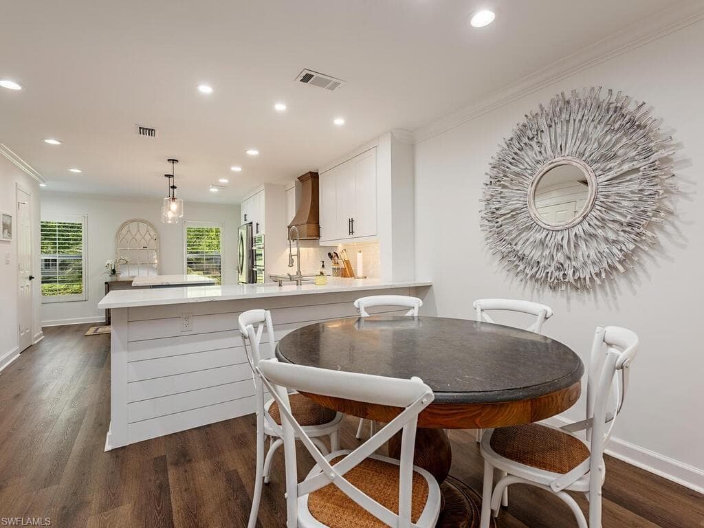 1020 6th St S 1020, Naples, FL 34102-4