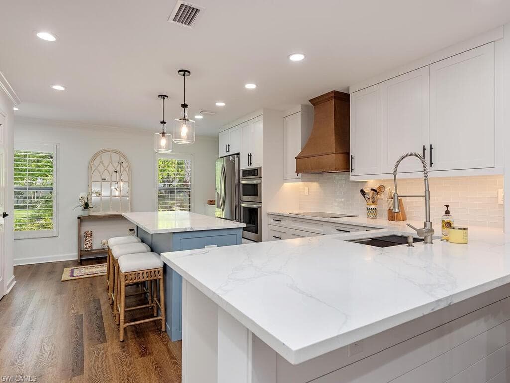 1020 6th St S 1020, Naples, FL 34102-7