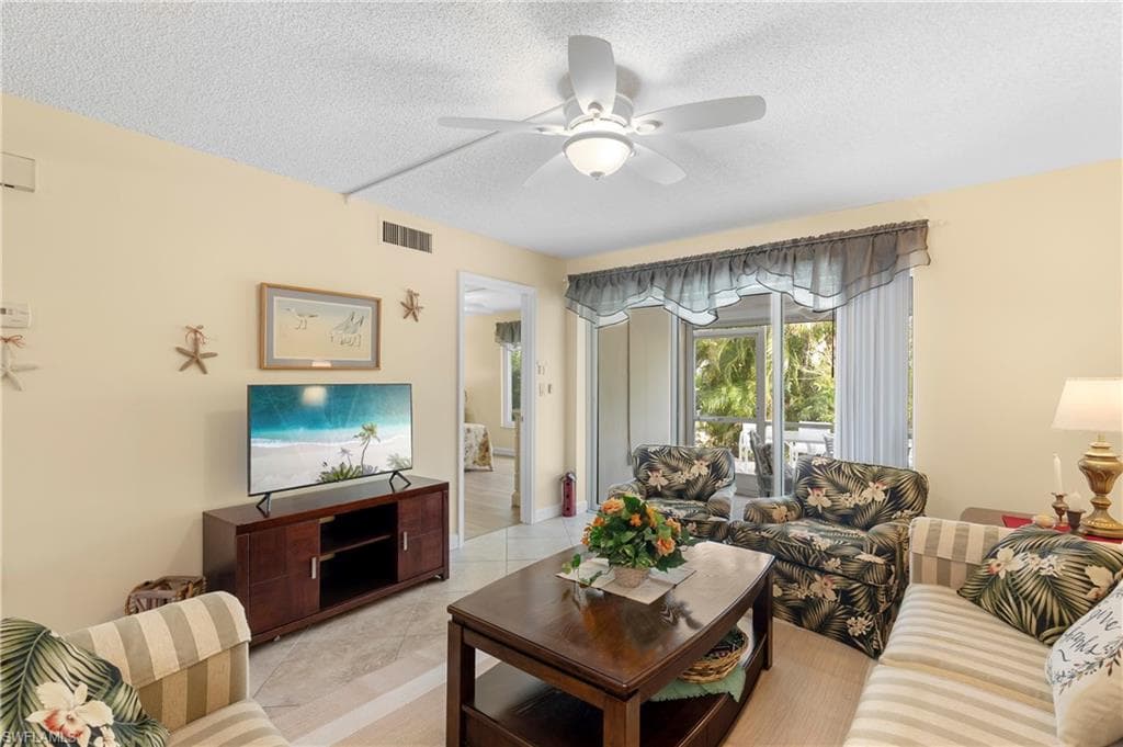 34 Watercolor Way 34, Naples, FL 34113-6