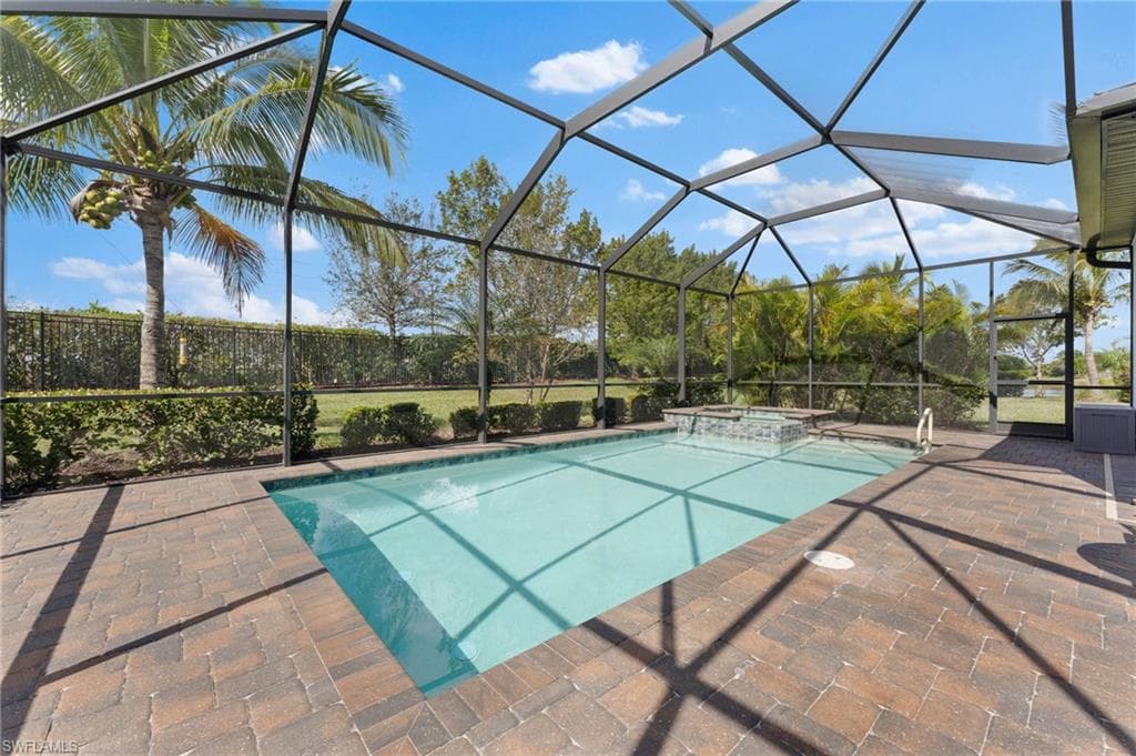 1811 Mustique St, Naples, FL 34120-19