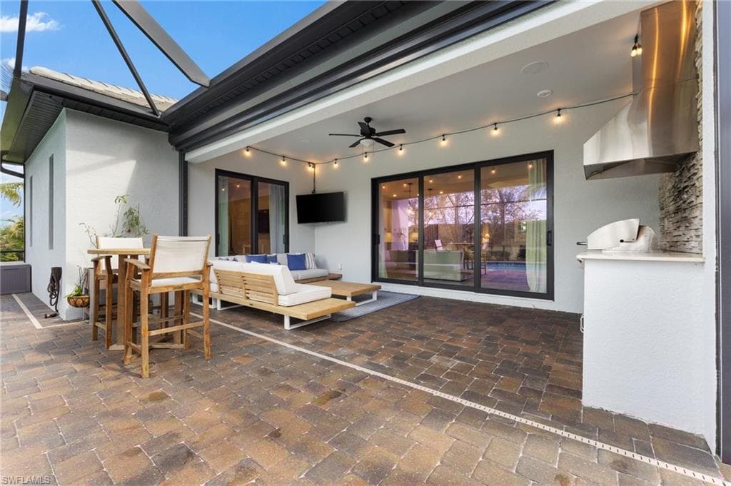 1811 Mustique St, Naples, FL 34120-22