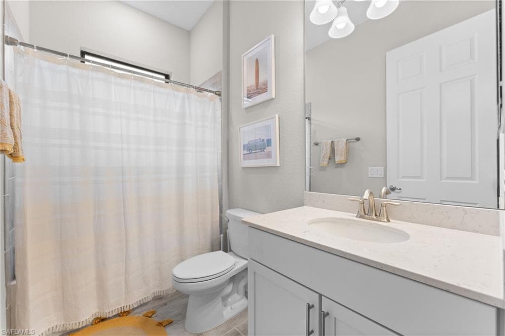 1811 Mustique St, Naples, FL 34120-33