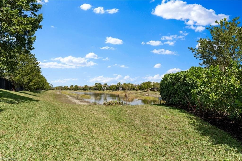 1811 Mustique St, Naples, FL 34120-37