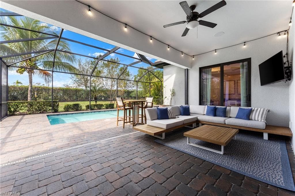 1811 Mustique St, Naples, FL 34120-3