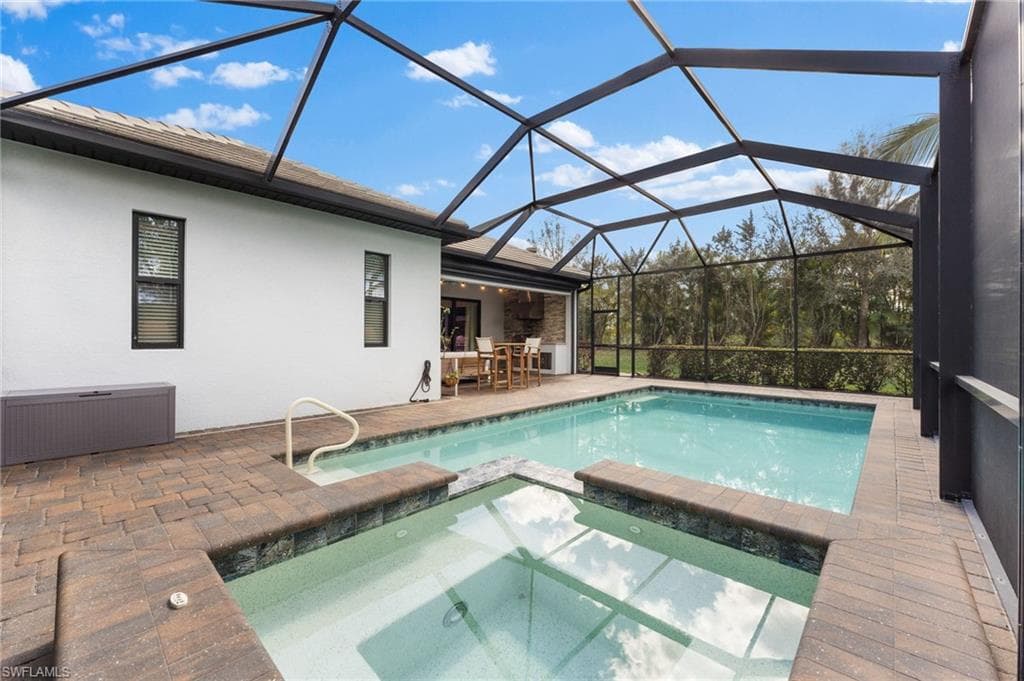 1811 Mustique St, Naples, FL 34120-40