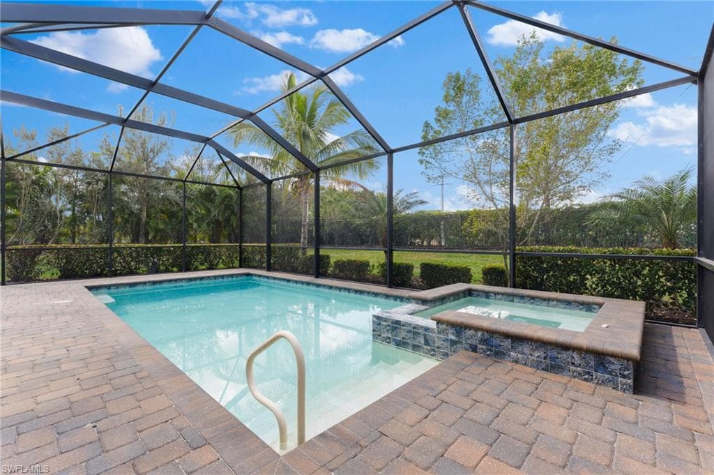 1811 Mustique St, Naples, FL 34120-41