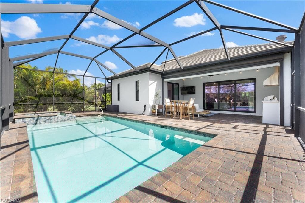 1811 Mustique St, Naples, FL 34120-42