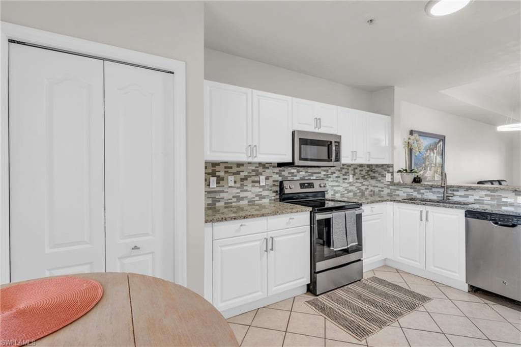 7835 Regal Heron Cir 306, Naples, FL 34104-10