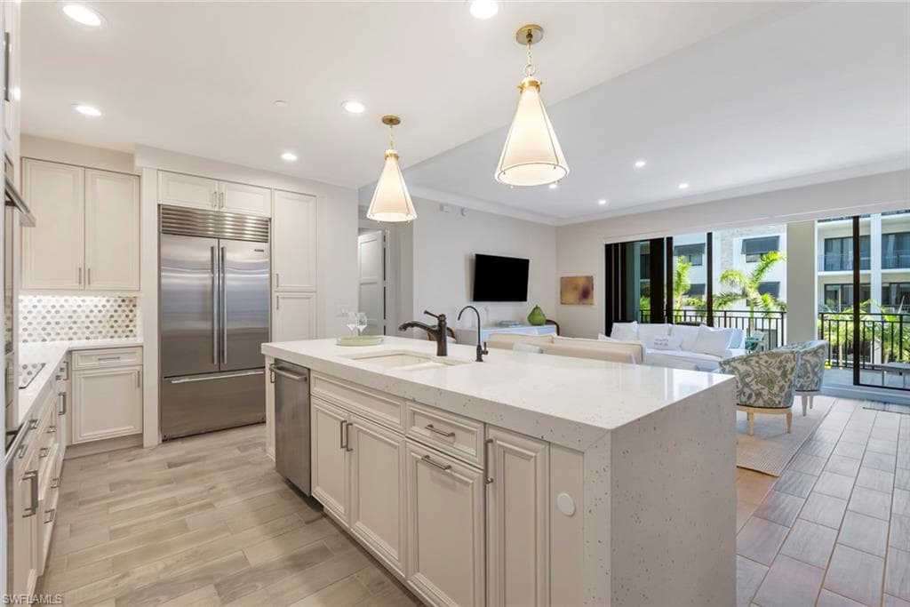 1035 3rd Ave S 317, Naples, FL 34102-14