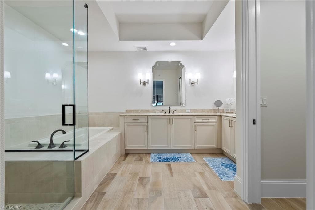 1035 3rd Ave S 317, Naples, FL 34102-22