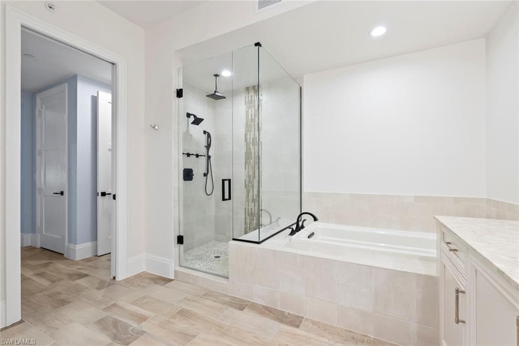 1035 3rd Ave S 317, Naples, FL 34102-24