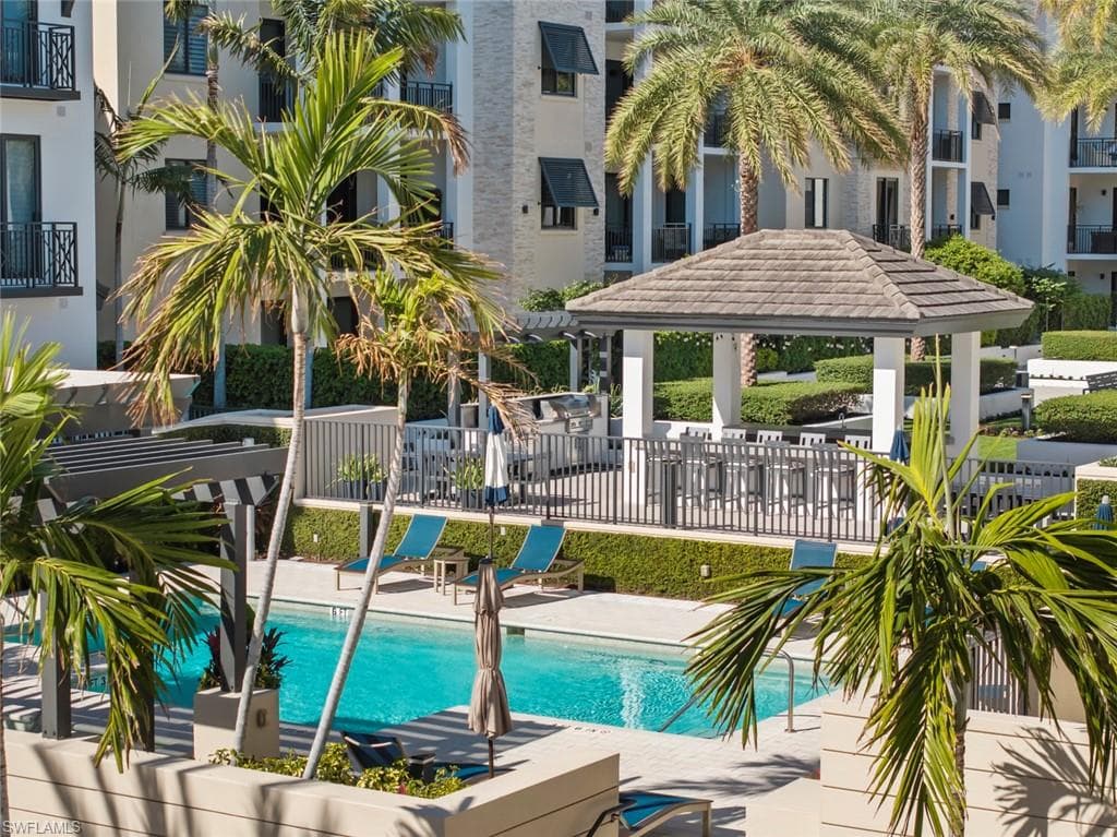 1035 3rd Ave S 317, Naples, FL 34102-32