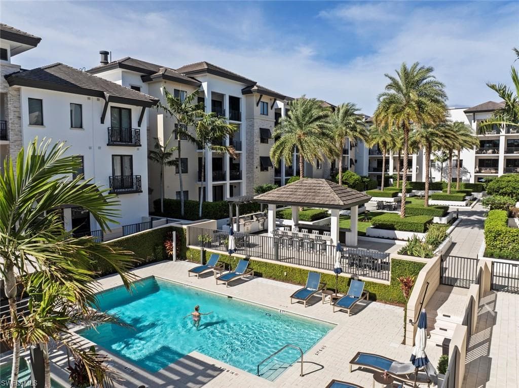 1035 3rd Ave S 317, Naples, FL 34102-33