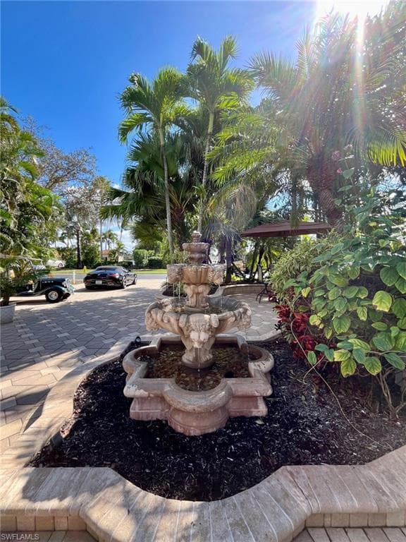 4662 Southern Breeze Dr, Naples, FL 34114-10
