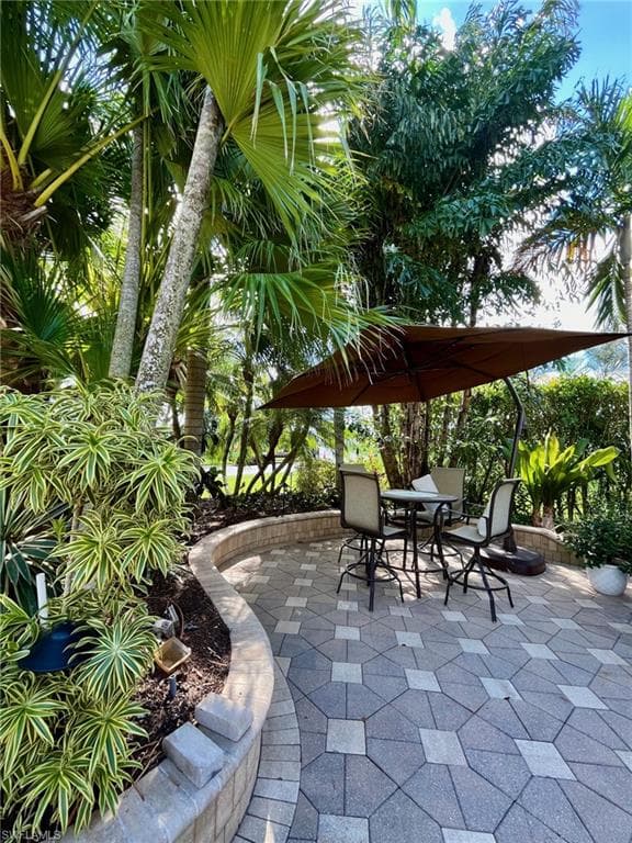 4662 Southern Breeze Dr, Naples, FL 34114-11