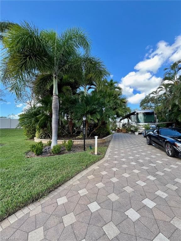 4662 Southern Breeze Dr, Naples, FL 34114-4