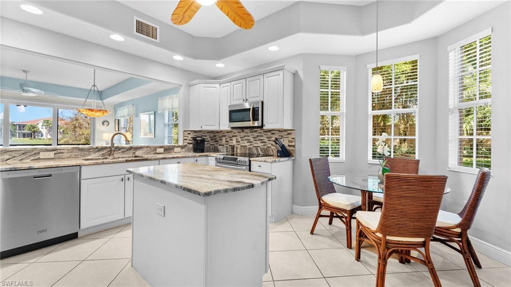 7876 Hawthorne Dr 1202, Naples, FL 34113-13