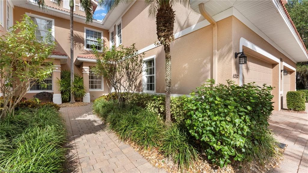 7876 Hawthorne Dr 1202, Naples, FL 34113-34