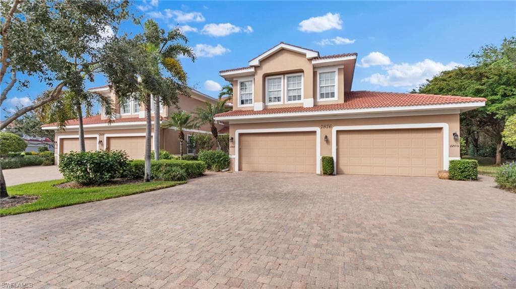 7876 Hawthorne Dr 1202, Naples, FL 34113-38