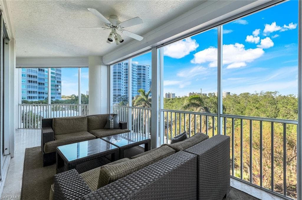 265 Indies Way 403, Naples, FL 34110-31